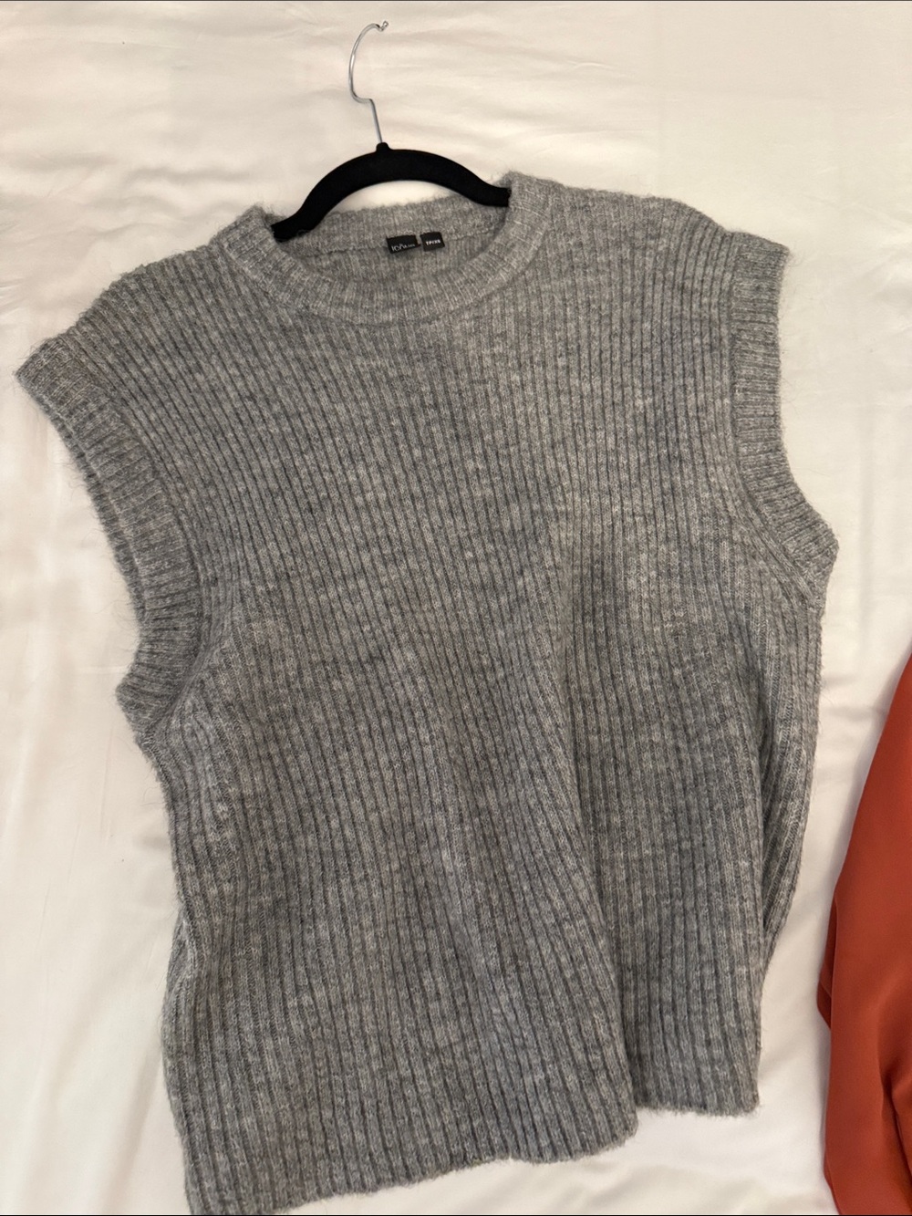 Simons Icône Light Gray Ribbed Knit Sweater Vest